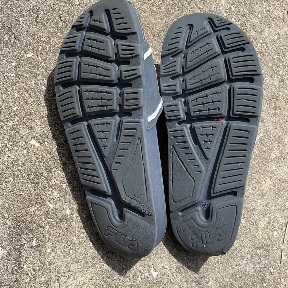 Women's FILA Slides size 10 - Picture 4 of 6